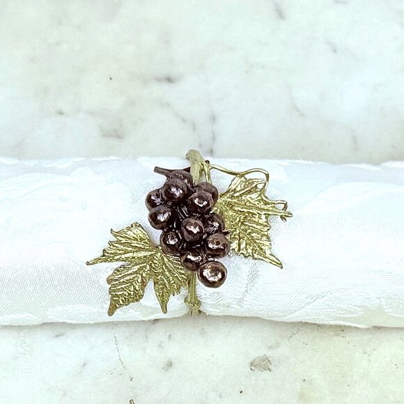 Michael Michaud Table Art, Set of 4 Cabernet Napkin Rings - Picture 2 of 2